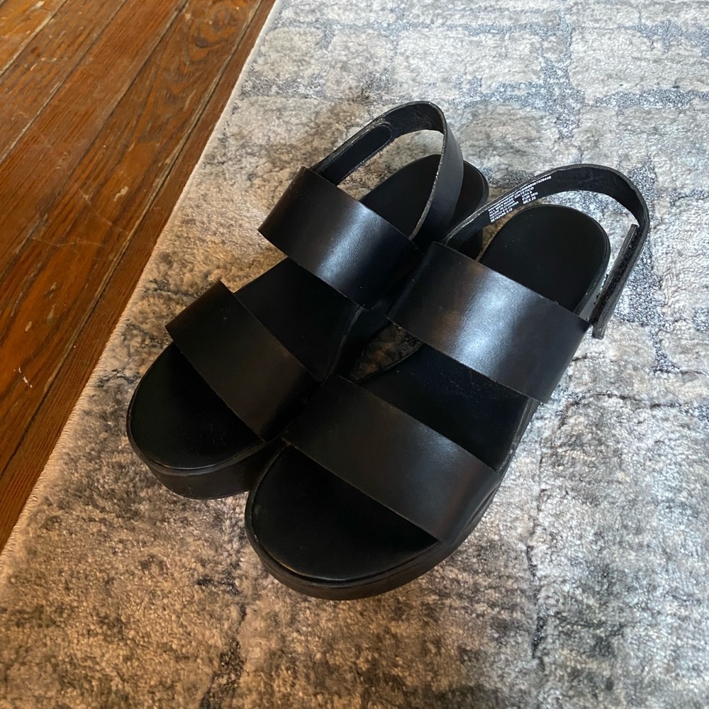 Platform sandals
